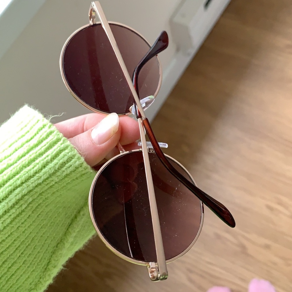 Round sunglasses - Picture 2 of 9